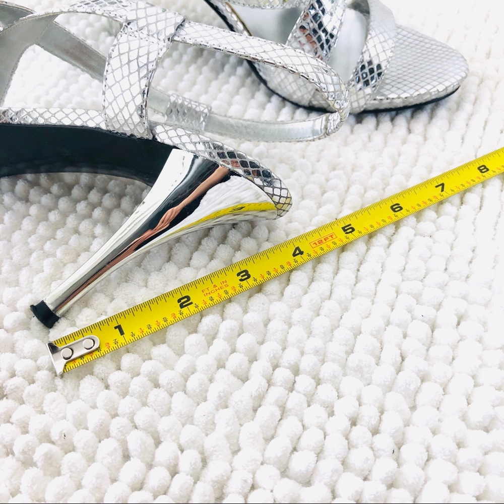 Guess heels silver crisscross sandals size 8.5 M - Picture 8 of 8